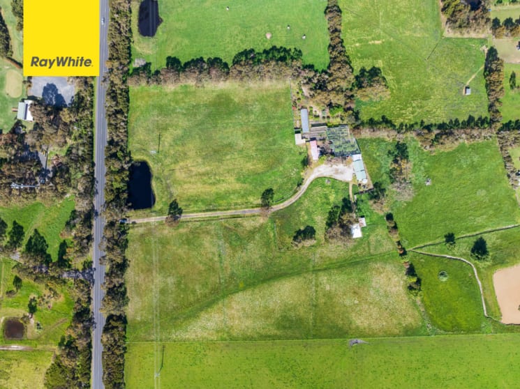 Click to view all images 5760 Bass Highway Inverloch VIC 3996 - Image 2