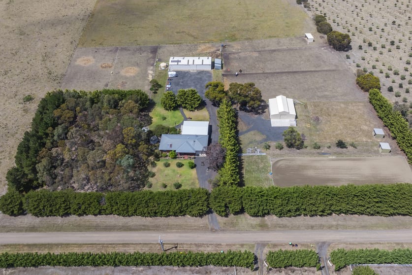 112 Mcdonalds Lane Riddells Creek VIC 3431 - Image 1
