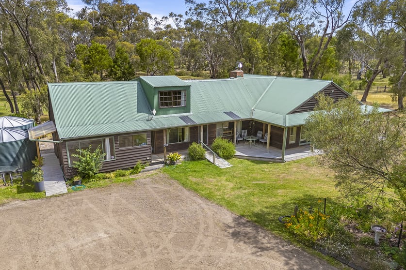 Click to view all images 395 Brays Road Ross Creek VIC 3351 - Image 2