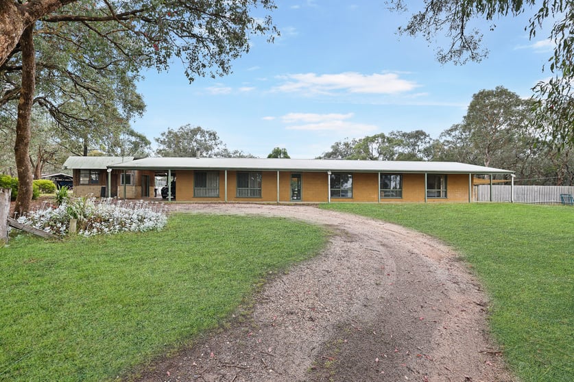 Click to view all images 160C Mustons Lane Heyfield VIC 3858 - Image 1