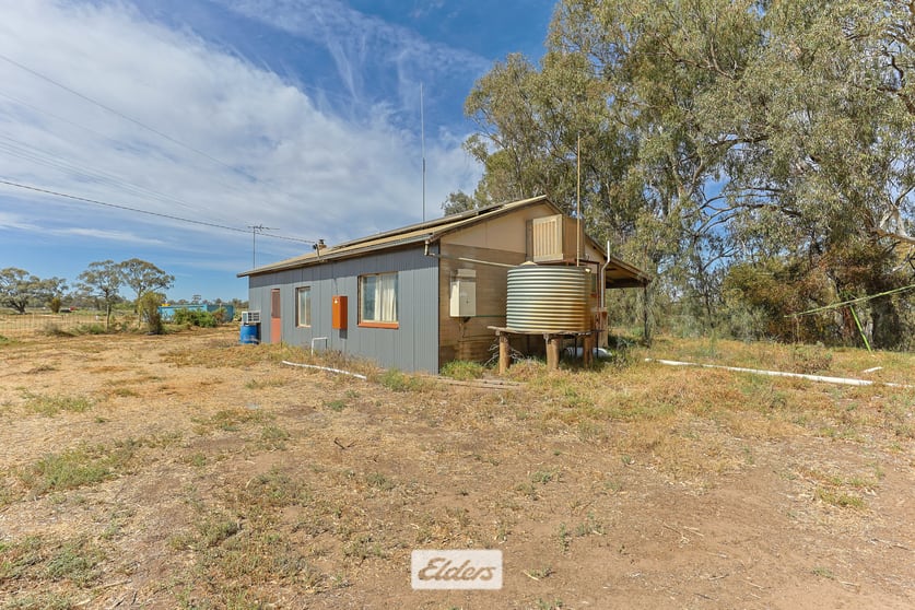 Click to view all images 25 Blake Road Red Cliffs VIC 3496 - Image 2