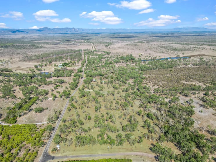 Click to view all images 8 Maconachies Road Majors Creek QLD 4816 - Image 3