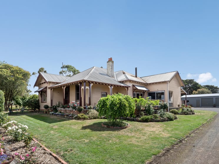 Click to view all images 215 Nalangil Road Nalangil VIC 3249 - Image 2