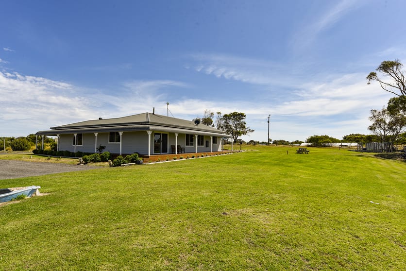 34 Iluka Road Beachport SA 5280 - Image 3
