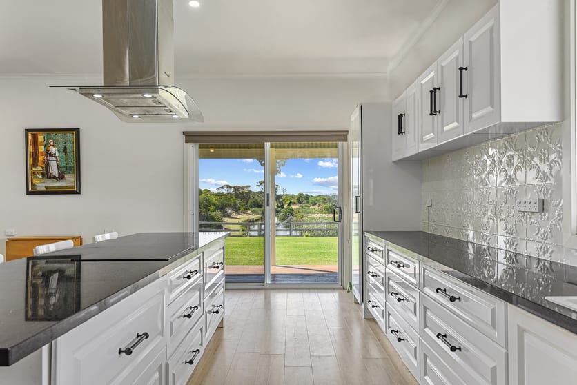 34 Iluka Road Beachport SA 5280 - Image 1
