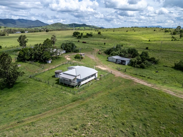 Click to view all images 8263 Isis Highway Dallarnil QLD 4621 - Image 3