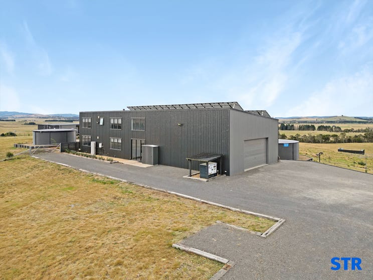 Click to view all images 71 Hilltop Close Tarago NSW 2580 - Image 2