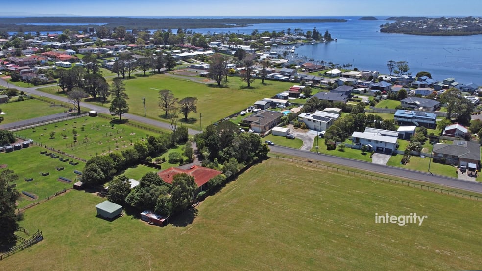 Click to view all images 35 Greens Road Greenwell Point NSW 2540 - Image 2