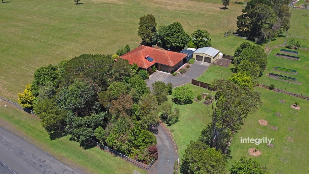 Click to view all images 35 Greens Road Greenwell Point NSW 2540 - Image 3