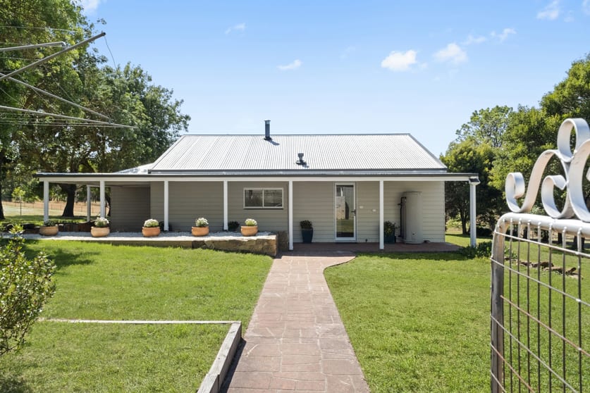 1 Simms Lane Parkesbourne NSW 2580 - Image 1