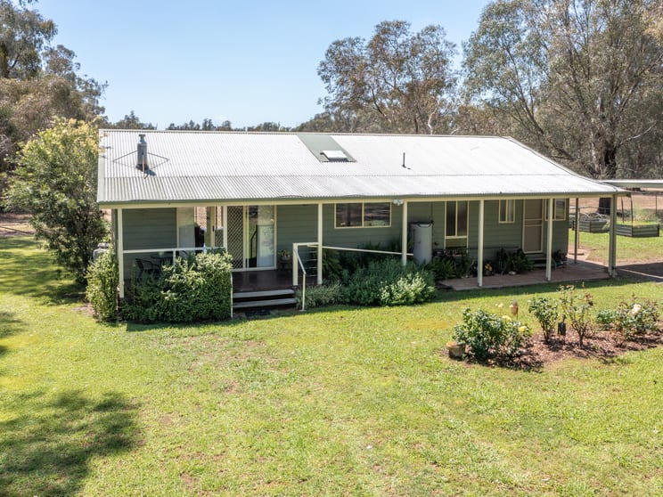 Click to view all images 3410 Wangaratta-Yarrawonga Road Bundalong South VIC 3730 - Image 2