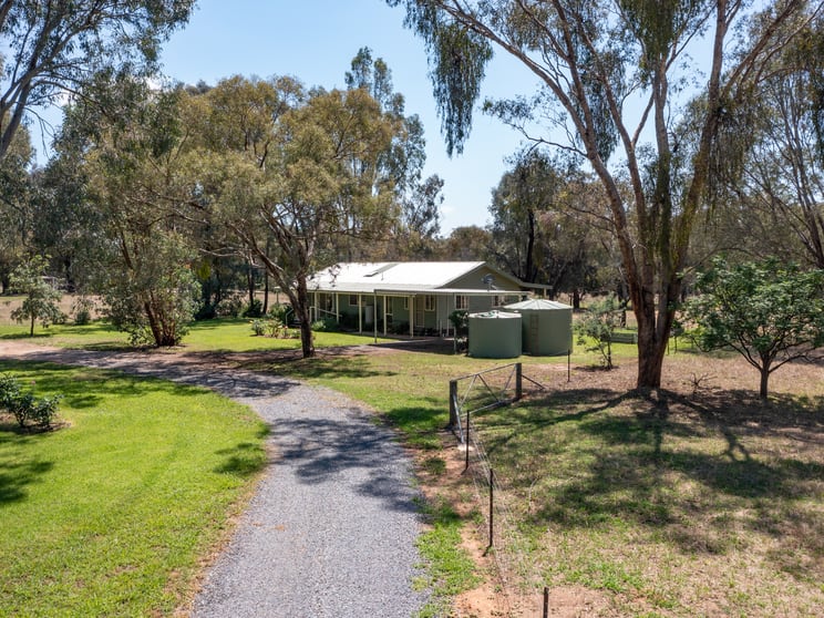 Click to view all images 3410 Wangaratta-Yarrawonga Road Bundalong South VIC 3730 - Image 3
