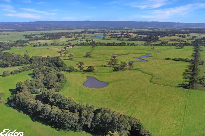 Click to view all images 124 South Gippsland Highway Yarram VIC 3971 - Image 2