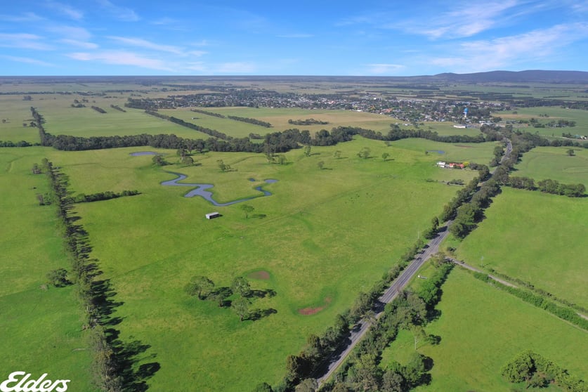 Click to view all images 124 South Gippsland Highway Yarram VIC 3971 - Image 3