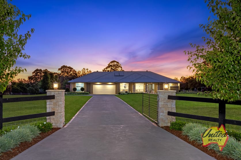 Click to view all images 395 Mount Hercules Road Razorback NSW 2571 - Image 1