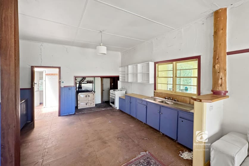 Click to view all images 3121 Gelantipy Road Butchers Ridge VIC 3885 - Image 3