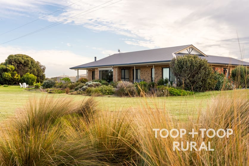 248 Bongalong Road Hindmarsh Island SA 5214 - Image 2