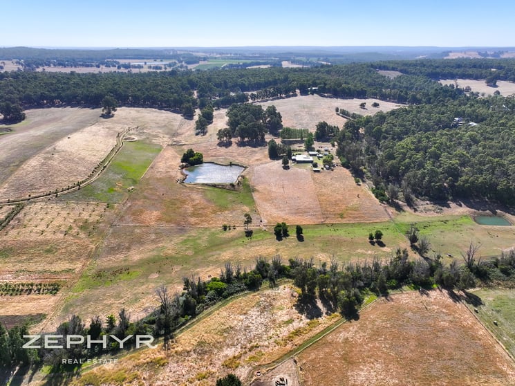 Click to view all images 238 Wade Road Brookhampton WA 6239 - Image 3