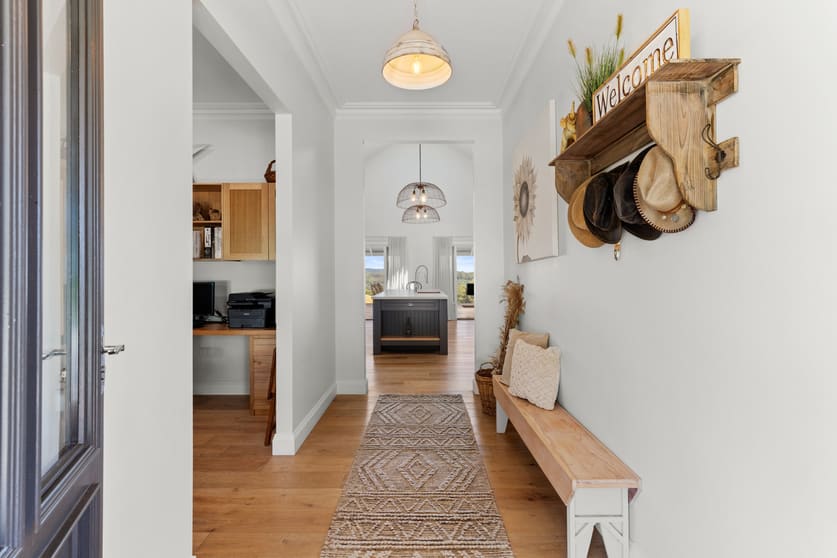 Click to view all images 72 Parker Road Gembrook VIC 3783 - Image 3