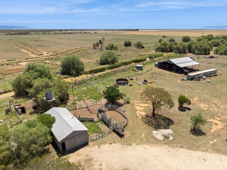 Click to view all images 607 Loddon Valley Highway Durham Ox VIC 3576 - Image 3