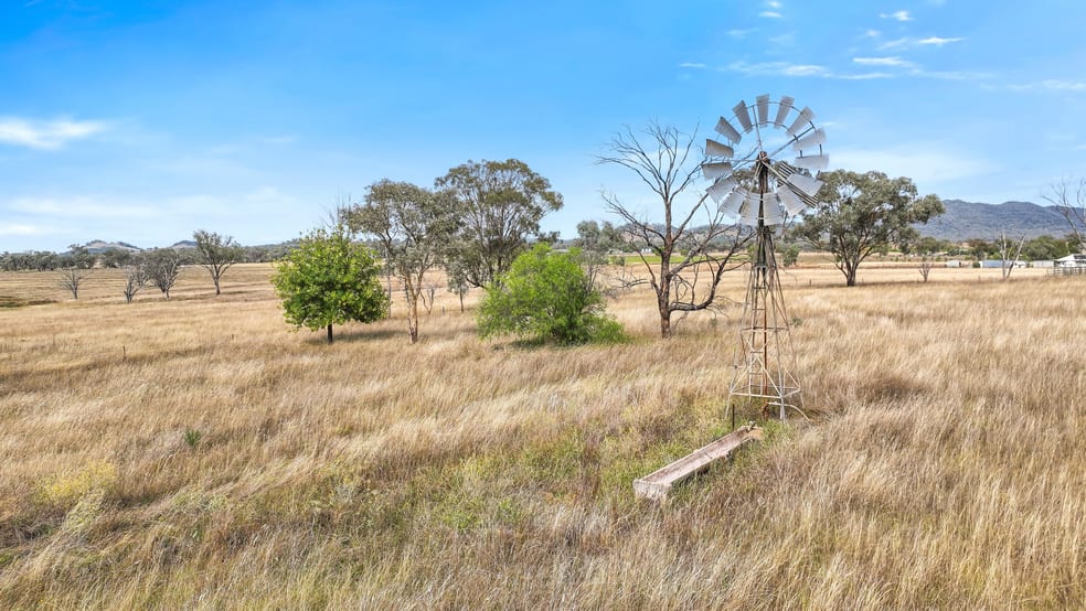 Click to view all images 159 Duri-Winton Road Tamworth NSW 2340 - Image 3