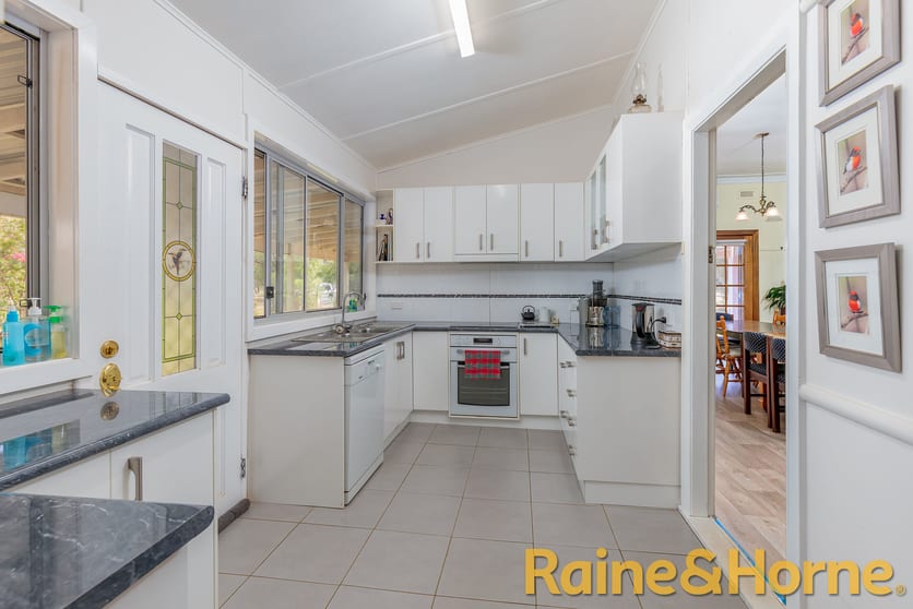 Click to view all images 29 East Coonamble Road Gilgandra NSW 2827 - Image 2
