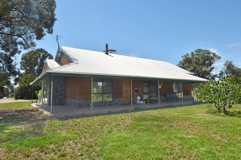 Click to view all images 2094 Curr Road Tongala VIC 3621 - Image 2