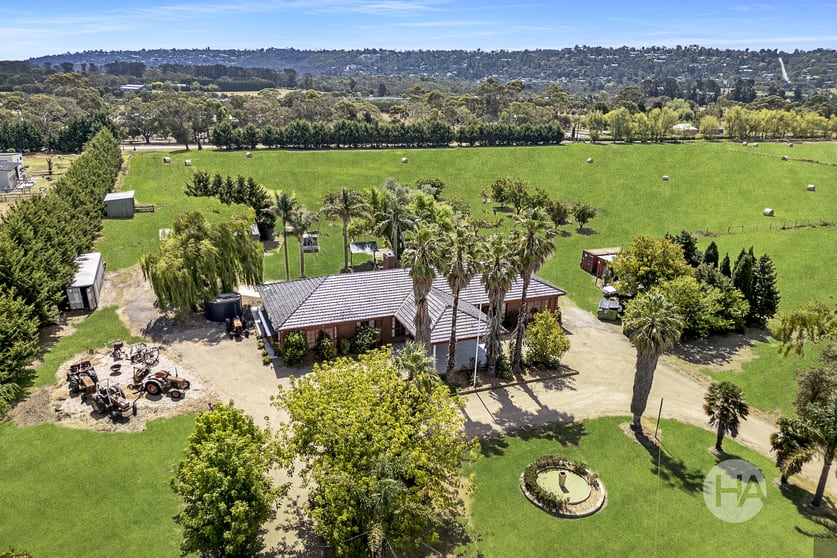 Click to view all images 2 Binnak Way Moorooduc VIC 3933 - Image 1
