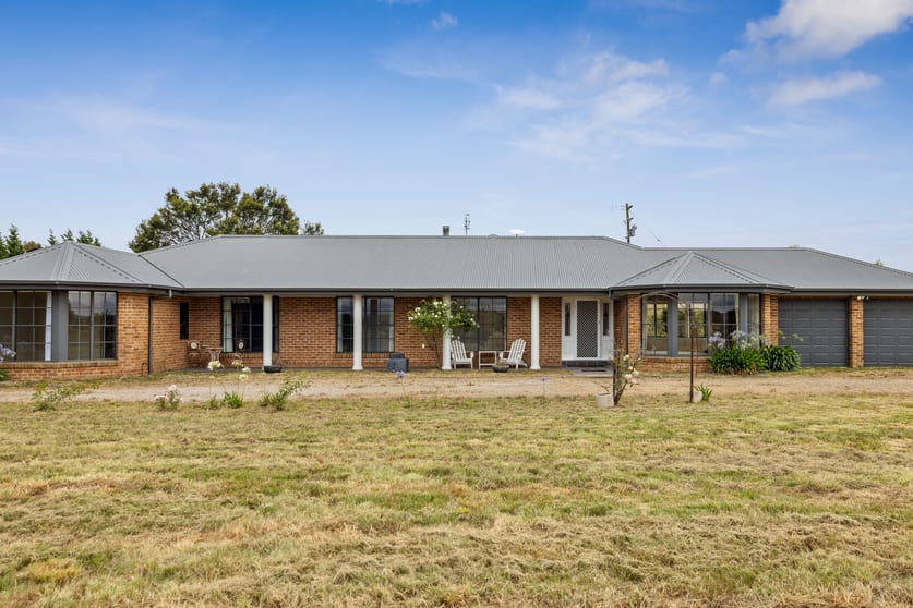 Click to view all images 91 Painters Lane Goulburn NSW 2580 - Image 2