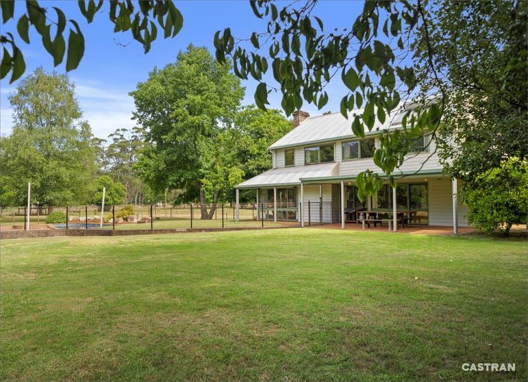 Click to view all images 1057 Great Alpine Road Freeburgh VIC 3741 - Image 1