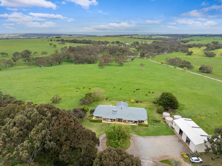Click to view all images 3432 Range Road Waitpinga SA 5211 - Image 3