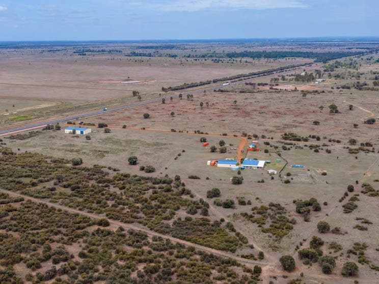Click to view all images 24542 Capricorn Highway Comet QLD 4702 - Image 3
