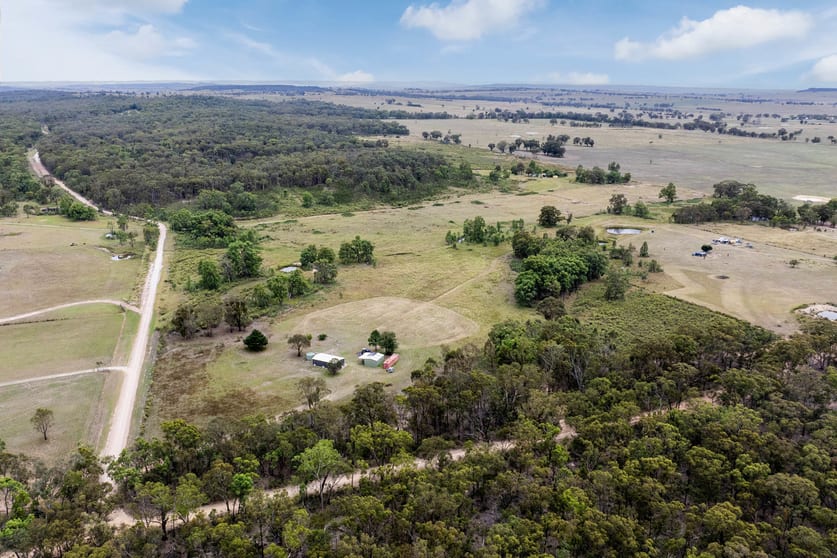 Click to view all images 2 Suzanne Road Gulgong NSW 2852 - Image 2