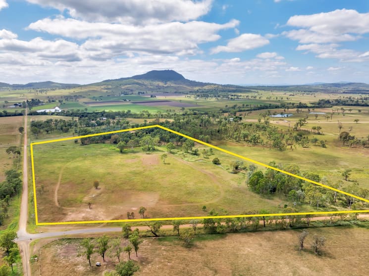 Click to view all images 141 Stokes Crossing Road Mount Walker West QLD 4340 - Image 3