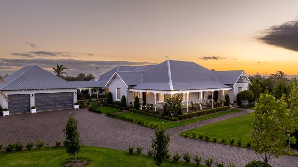 Click to view all images 15 Toby Place Razorback NSW 2571 - Image 3