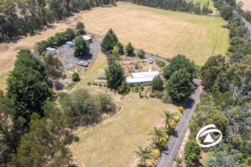 Click to view all images 235 Tonimbuk Road Bunyip North VIC 3815 - Image 1