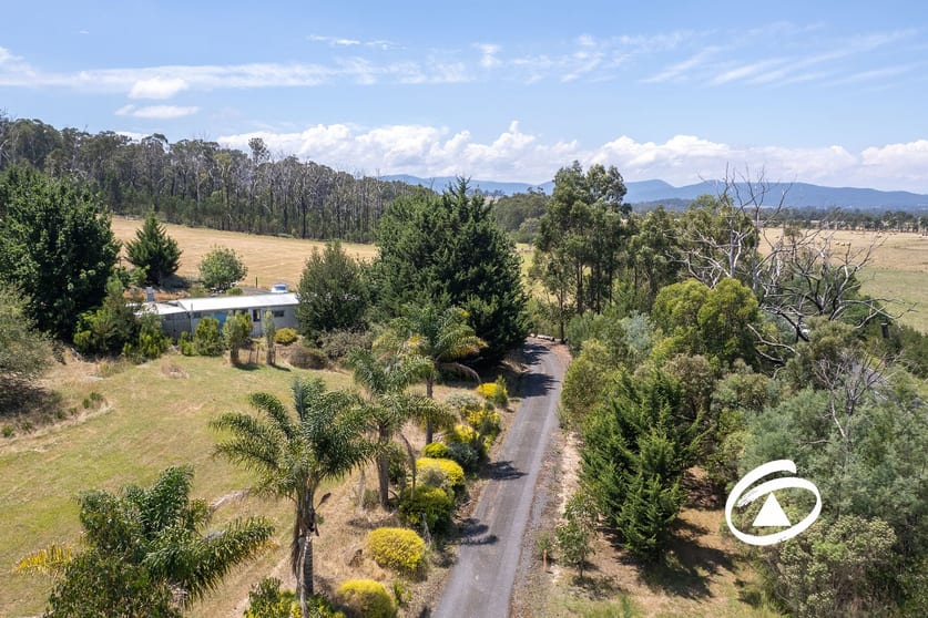 Click to view all images 235 Tonimbuk Road Bunyip North VIC 3815 - Image 2