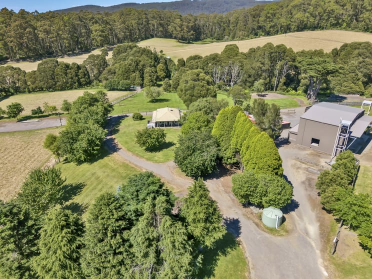 Click to view all images Lorne VIC 3232 - Image 1