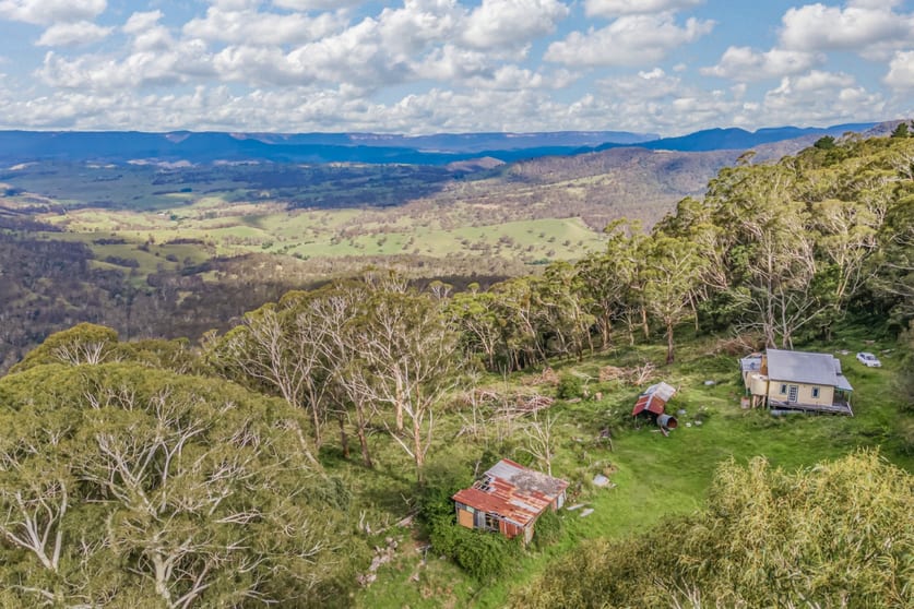 Click to view all images 1941 Jenolan Caves Road Hampton NSW 2790 - Image 1