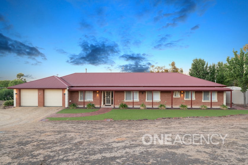 Click to view all images 15 Green Gully Road Cockatoo Valley SA 5351 - Image 3