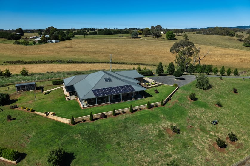 Click to view all images 121 Shepherd Road Orange NSW 2800 - Image 2