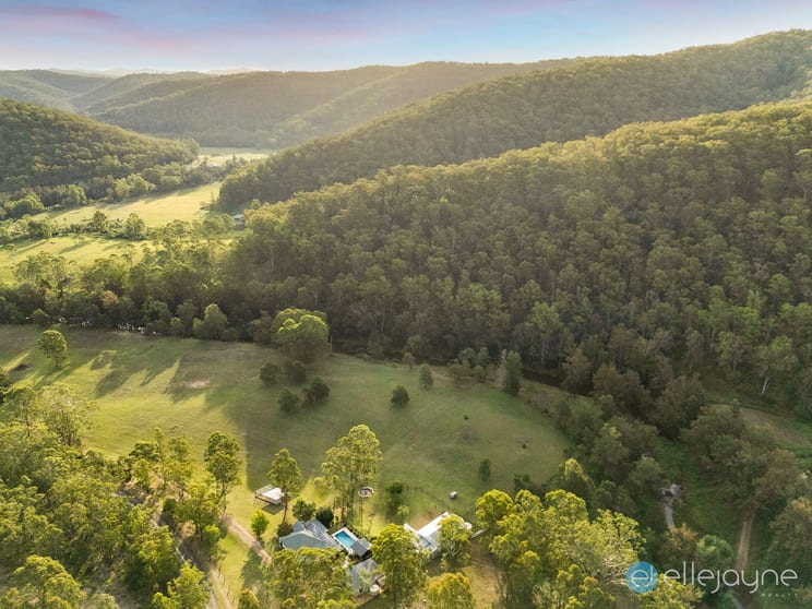Click to view all images 2242 Wollombi Road Sweetmans Creek NSW 2325 - Image 2
