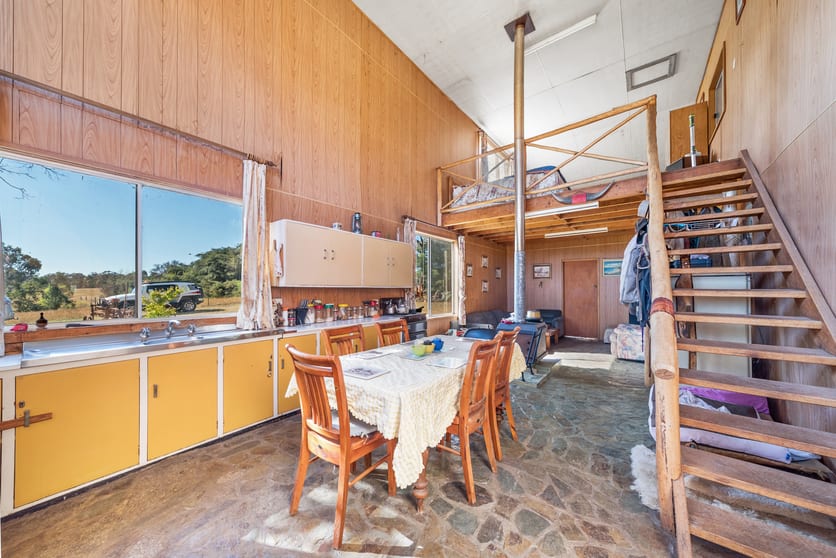 Click to view all images 548 Fish River Road Crookwell NSW 2583 - Image 2
