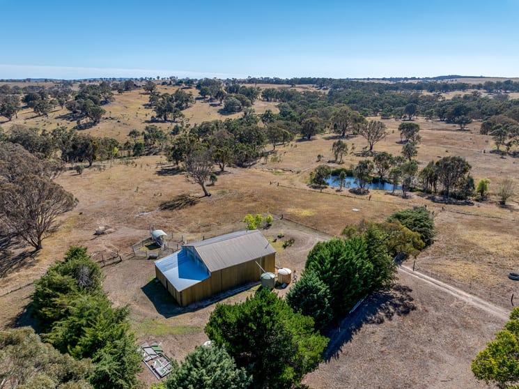 Click to view all images 548 Fish River Road Crookwell NSW 2583 - Image 1