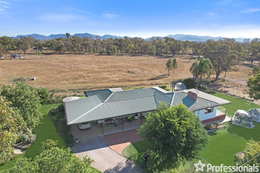Click to view all images 143 Skeltons Lane Duri NSW 2344 - Image 2