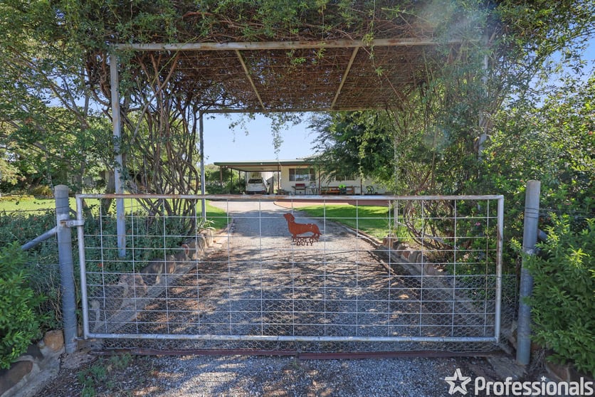 Click to view all images 143 Skeltons Lane Duri NSW 2344 - Image 3