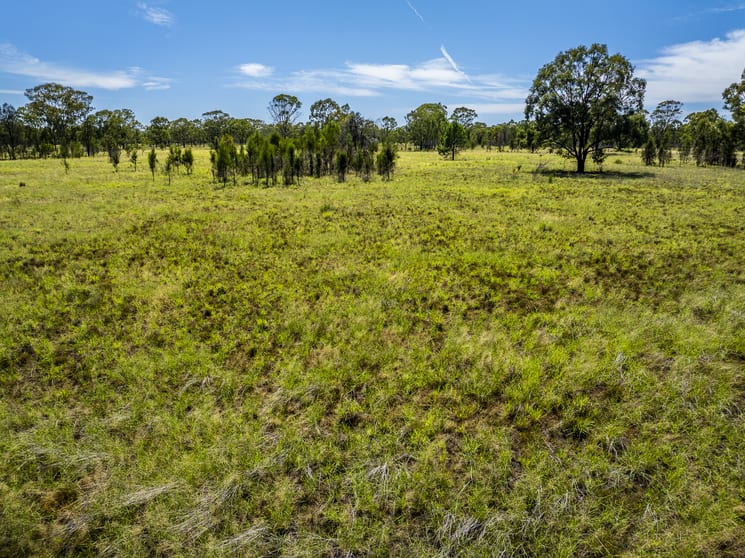 Click to view all images Wieambilla QLD 4413 - Image 3