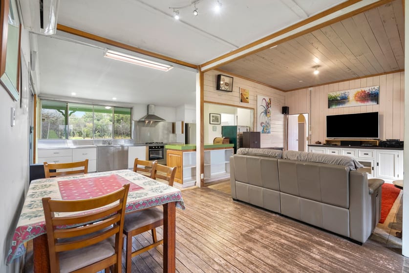 Click to view all images 9 Cedar Gully Lane Mulgowie QLD 4341 - Image 3
