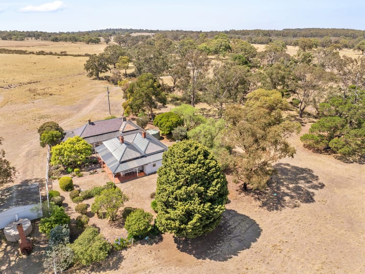 Click to view all images 960 Somerton Road Greenvale VIC 3059 - Image 3