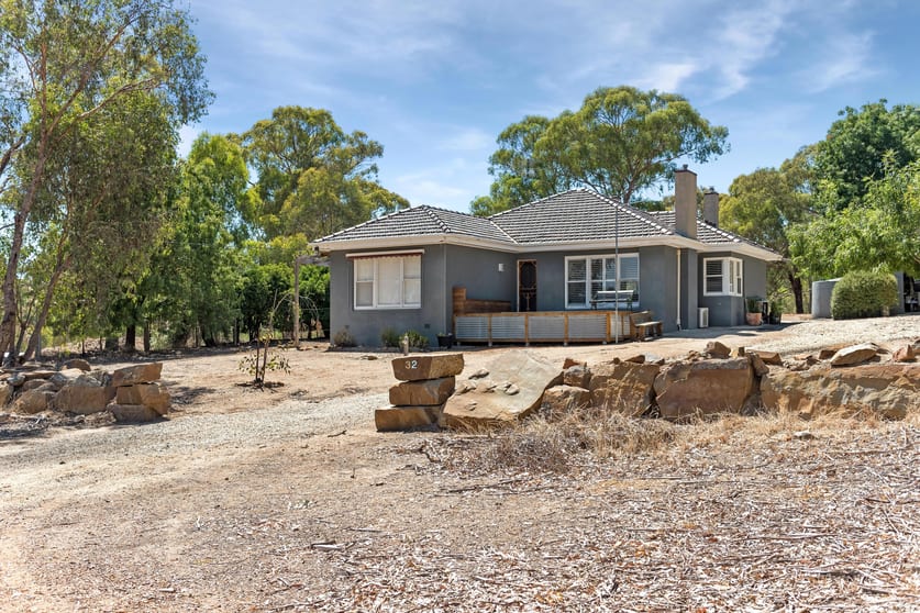 Click to view all images 32 Five Gums Lane Heathcote VIC 3523 - Image 1